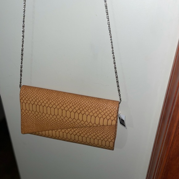Hand bag with detachable strap - Picture 3 of 3